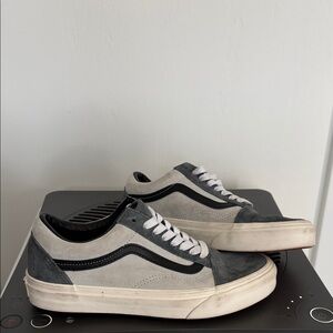Vans Old Skool Low-Top Sneakers in Light Gray and Dark Gray